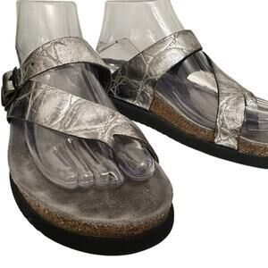 Memphisito Helen Classics Women’s Sz 10 Metallic Silver Sandal Thong Resort Wear